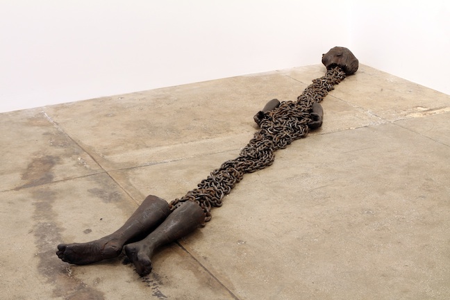<h3>KIKI SMITH</h3>
						<h4><em>Daisy Chain</em></h4>
						1992</br>
						Bronze and steel</br>
						Dimensions variable